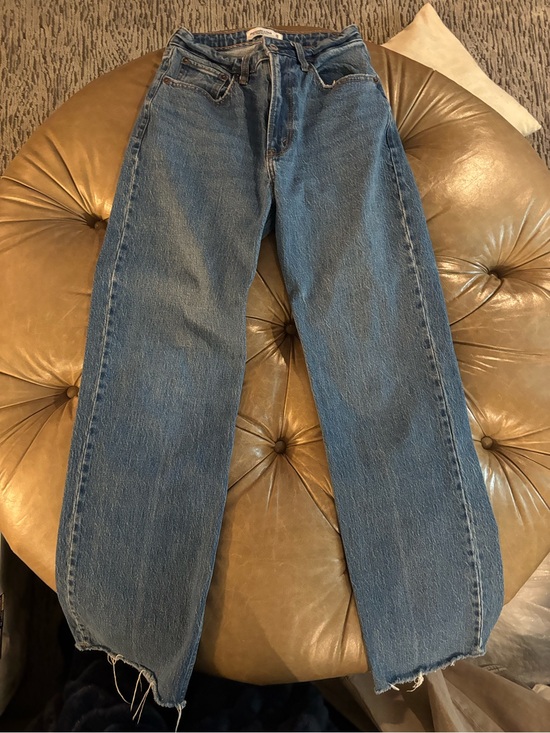 Abercrombie & Fitch Pants - Abercrombie & Fitch Relaxed Straight-Leg Blue Denim Jeans